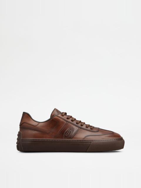Tod's SNEAKERS IN LEATHER - BROWN