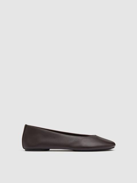 ST. AGNI Low Scoop Ballet Flat - Coffee