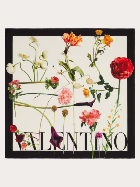 Valentino Flower print silk twill foulard 90x90 cm / 35.4x35.4 in.