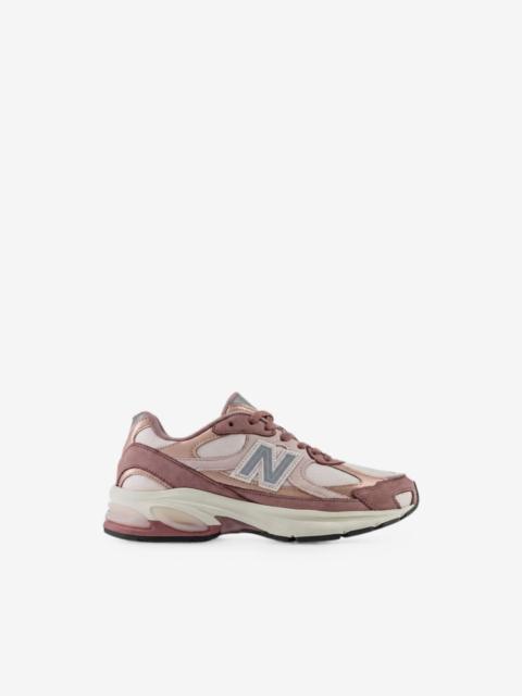 New Balance 2010 logo-patch sneakers