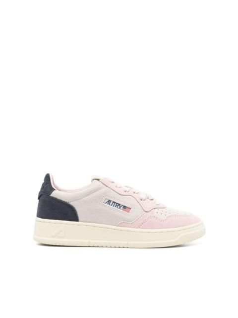 Medalist low sneakers
