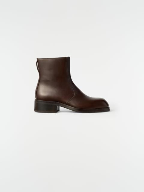 Lemaire ZIPPED ANKLE BOOTS IN SHINY LEATHER