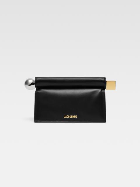 JACQUEMUS La pochette rond carré