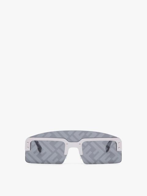 FENDI Fashion Show sunglasses