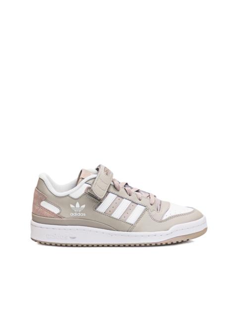 adidas forum low stripes trainers