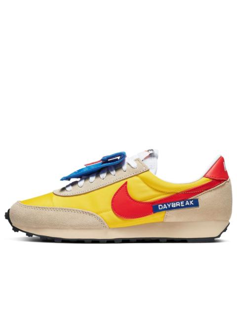 Nike (WMNS) 나이키 데이브 SP 'Take Two Before Breakfast'DC8083-735