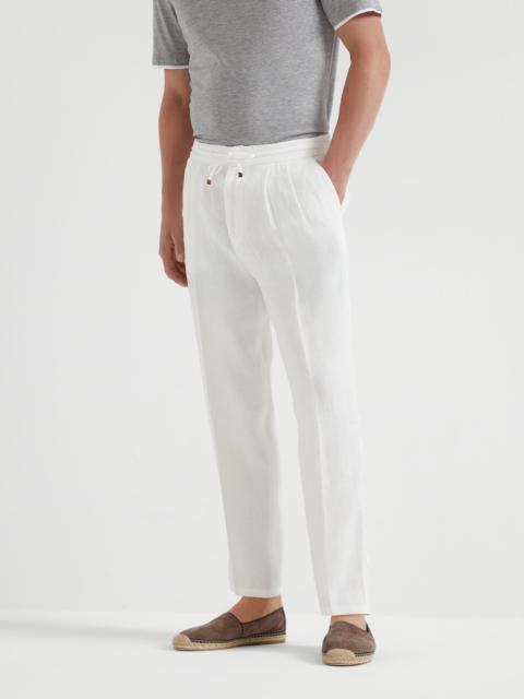 Garment-dyed leisure fit trousers in linen gabardine with drawstring and double pleats