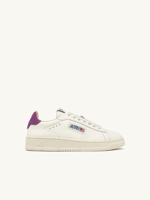 AUTRY DALLAS LOW SNEAKERS IN MARSHMALLOW AND HYACINTH VIOLET LEATHER