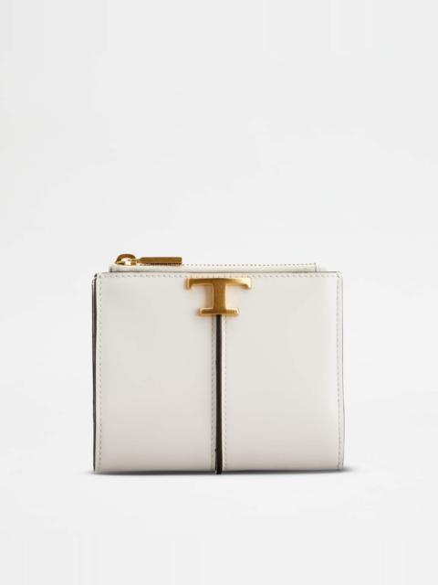 Tod's T TIMELESS WALLET IN LEATHER - WHITE