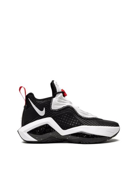 Nike Lebron Soldier XIV sneakers
