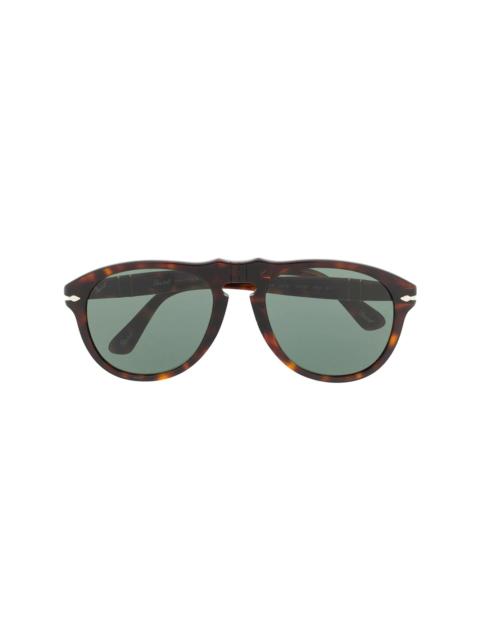 aviator shaped sunglasses