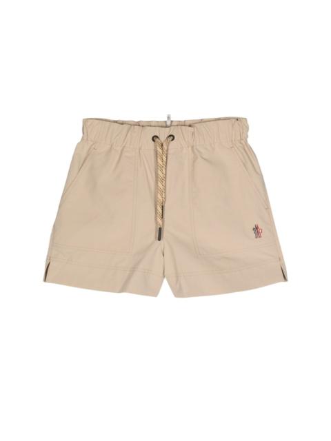 【関税&送料込】Moncler Grenoble Beige Shorts With Logo Patc Moncler Grenoble GORE-TEX Shorts | REVERSIBLE