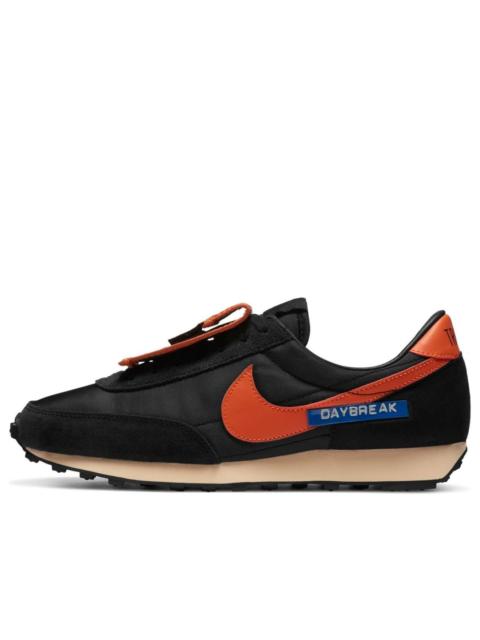 Nike (WMNS) 나이키 데이브 SP 'Trouble'DC5206-010