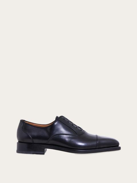 FERRAGAMO OXFORD WITH TOE CAP
