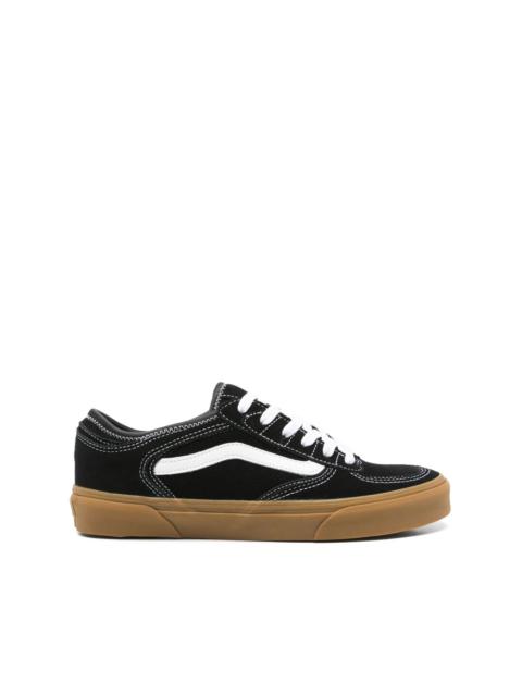 contrast-stitching sneakers