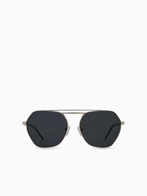 Irregular-shaped women’s sunglasses