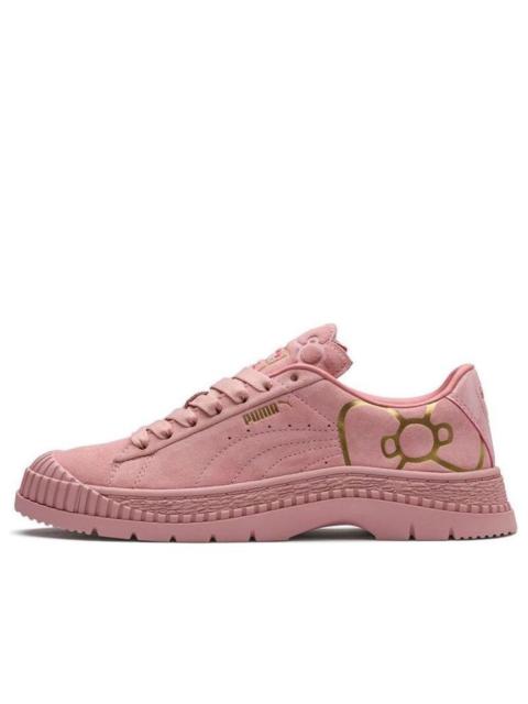 PUMA (WMNS) PUMA x HELLO KITTY Utility 372974-01