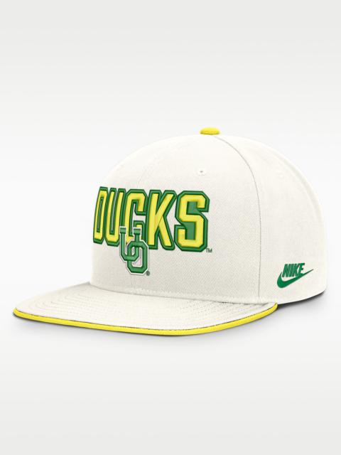 Nike Oregon Legacy Letter & Mascot Pro Men's Nike Dri-FIT College Adjustable Hat