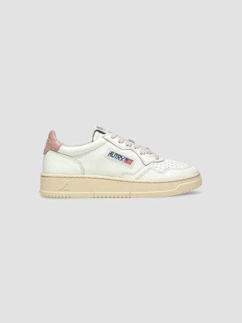 AUTRY Women's Medalist Low-Top Leather Sneakers - White Pink