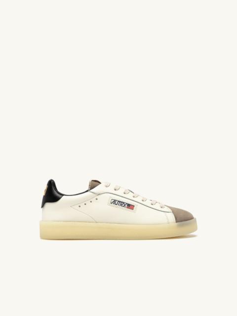 AUTRY DALLAS LOW SNEAKERS IN MARSHMALLOW, BLACK AND COBBLESTONE LEATHER AND SUEDE