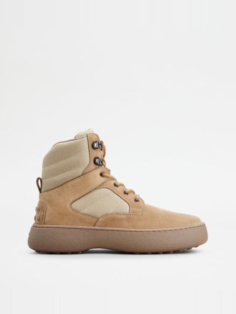 Tod's TOD'S W. G. LACE-UP ANKLE BOOTS IN SUEDE - BEIGE