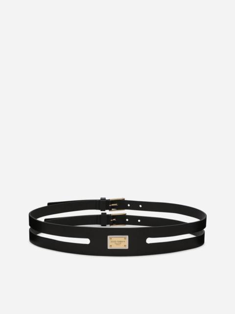 Belt with logo tag