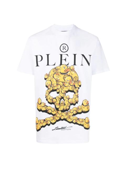 skull-print T-shirt