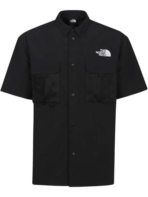 The North Face The UNISEX NSE SUMMER SHIRT by THE NORTH FACE is a premium piece in the clothing category, expertly 