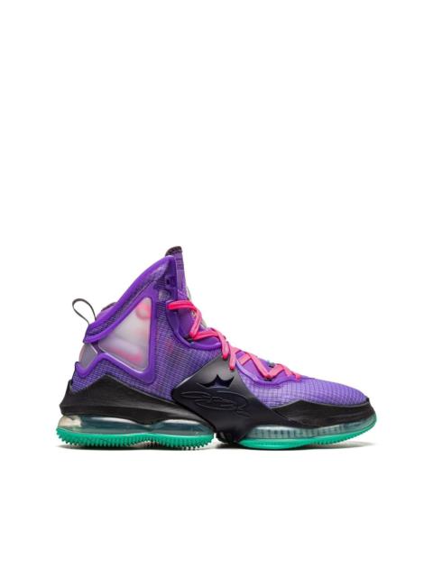 Nike LeBron 19 "Dj Bron"스니커머스