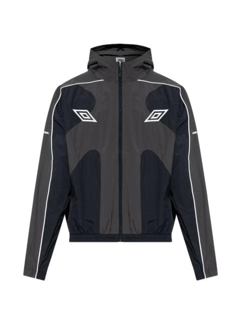 umbro logo-embroidered hooded jacket