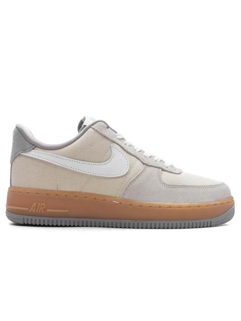Nike WOMEN'S AIR FORCE 1 '07 - LIGHT KHAKI/WHITE/GUM YELLOW/COLLEGE GREY