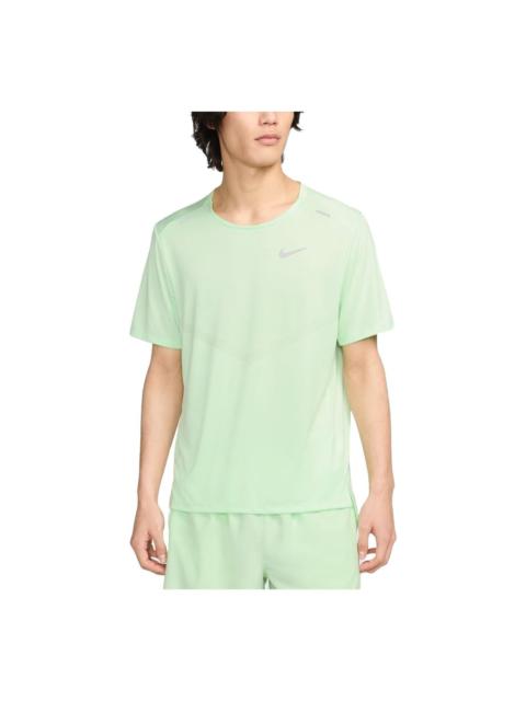 Nike Dri-FIT Rise 365 Running T-Shirt Asia Sizing 'Light Green' CZ9185-376