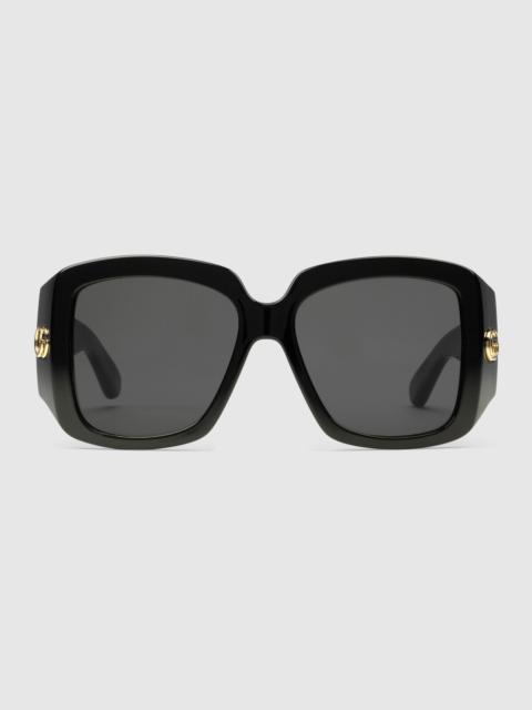 GUCCI ブラック Lines Thin GG Temple サングラス GUCCI Black Lines Thin GG Temple Sunglasses | REVERSIBLE