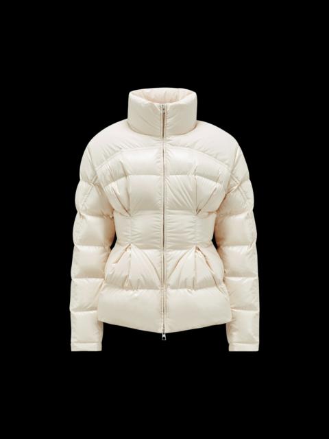 ☆関税込☆【MONCLER】Moncler x Willow Smith Haissa ダウン Moncler Genius X Willow Smith Haissa Jacket in Cream | FWRD
