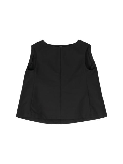 A-line sleeveless blouse