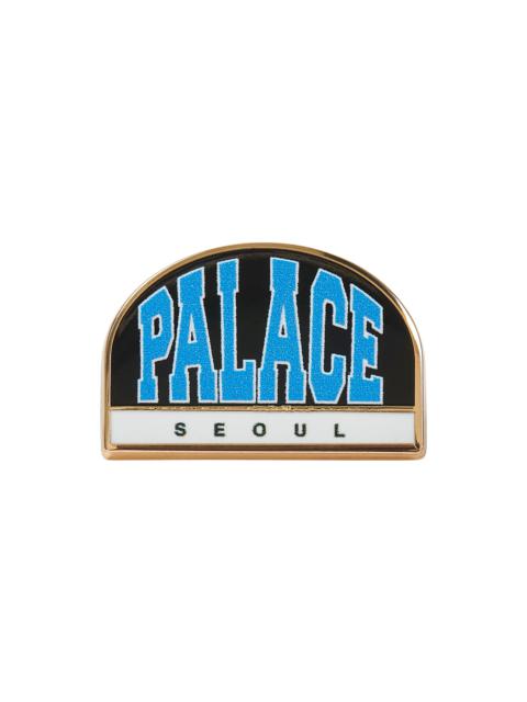 PALACE BREAKOUT PIN BADGE BLACK / WHITE