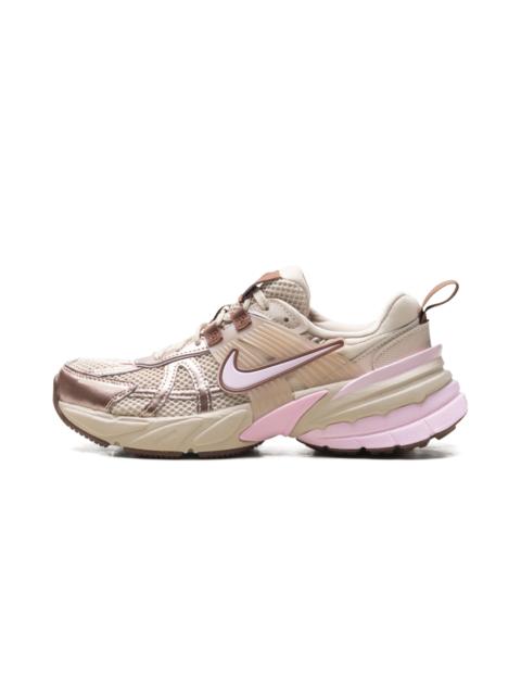 Nike V2K Run WMNS "Sanddrift / Fauna Brown" FD0736 115